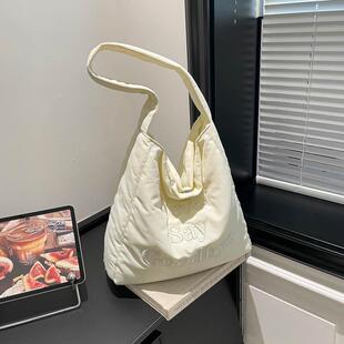 挎托特小单肩字母斜刺绣尼龙通勤包包众大容量帆布包厚实男女韩系