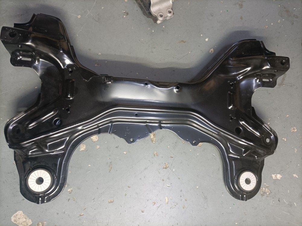 适用于大众新老款宝来朗逸高尔夫4帕萨特b5领域波罗前元宝梁 前桥