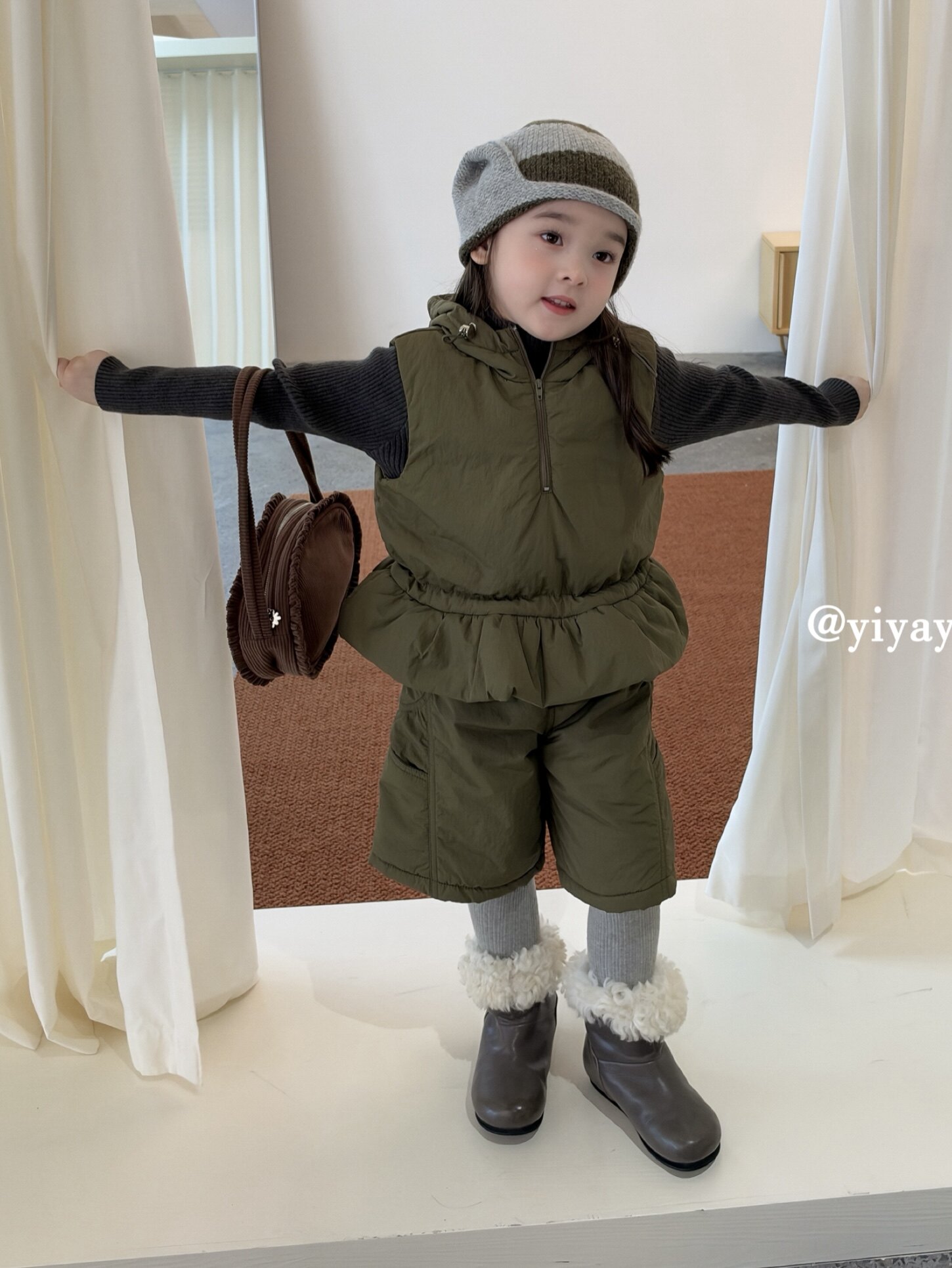 yiyaya 2026冬装新款女童韩系连帽棉马甲短裤两件套5562毛衣3382