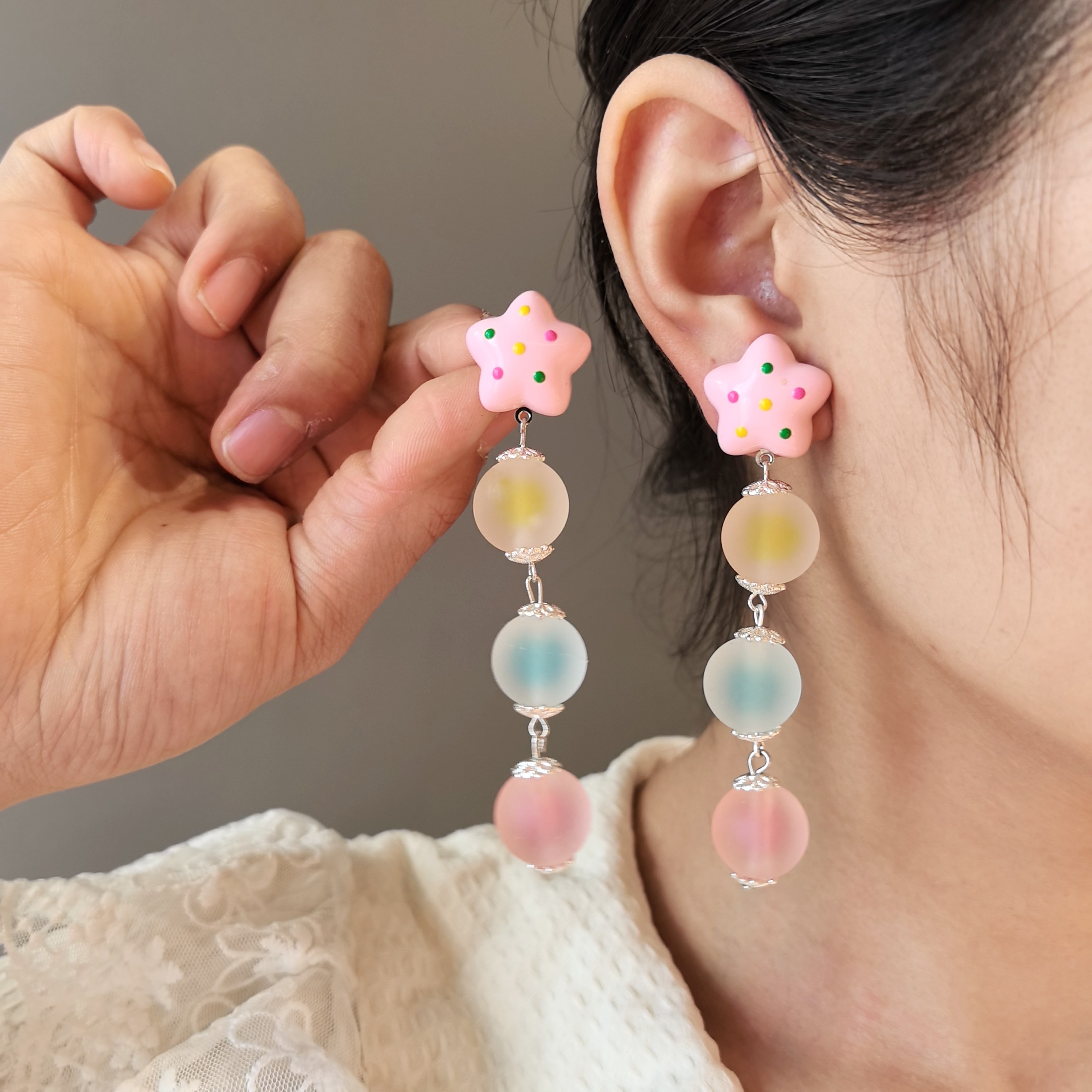 2026新原创手作彩色球球多巴胺五角星长款耳环小清新耳钉小众耳夹