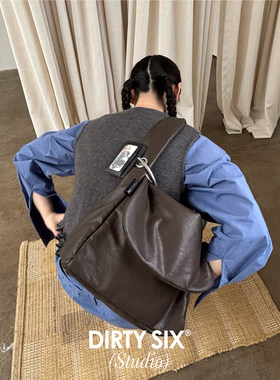 DirtySix 原创 扭扭包 软fufu夹棉 单肩腋下包