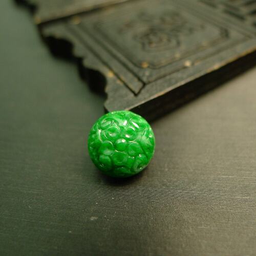天然A货翡翠半球圆形雕花戒面