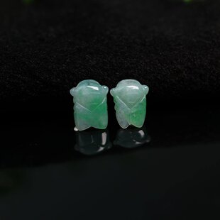 #F757冰种飘阳绿天然A货翡翠玉蝉一鸣惊人知了小吊坠坠角