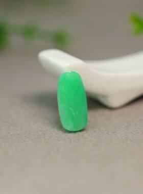 #I750冰糯满色阳绿缅甸天然A货翡翠马鞍形戒面 镶嵌戒指裸石
