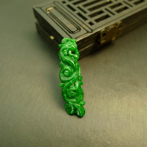 缅甸天然A货翡翠凤鸟吊坠