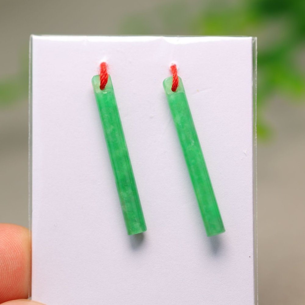 满色阳绿缅甸天然A货翡翠翎管
