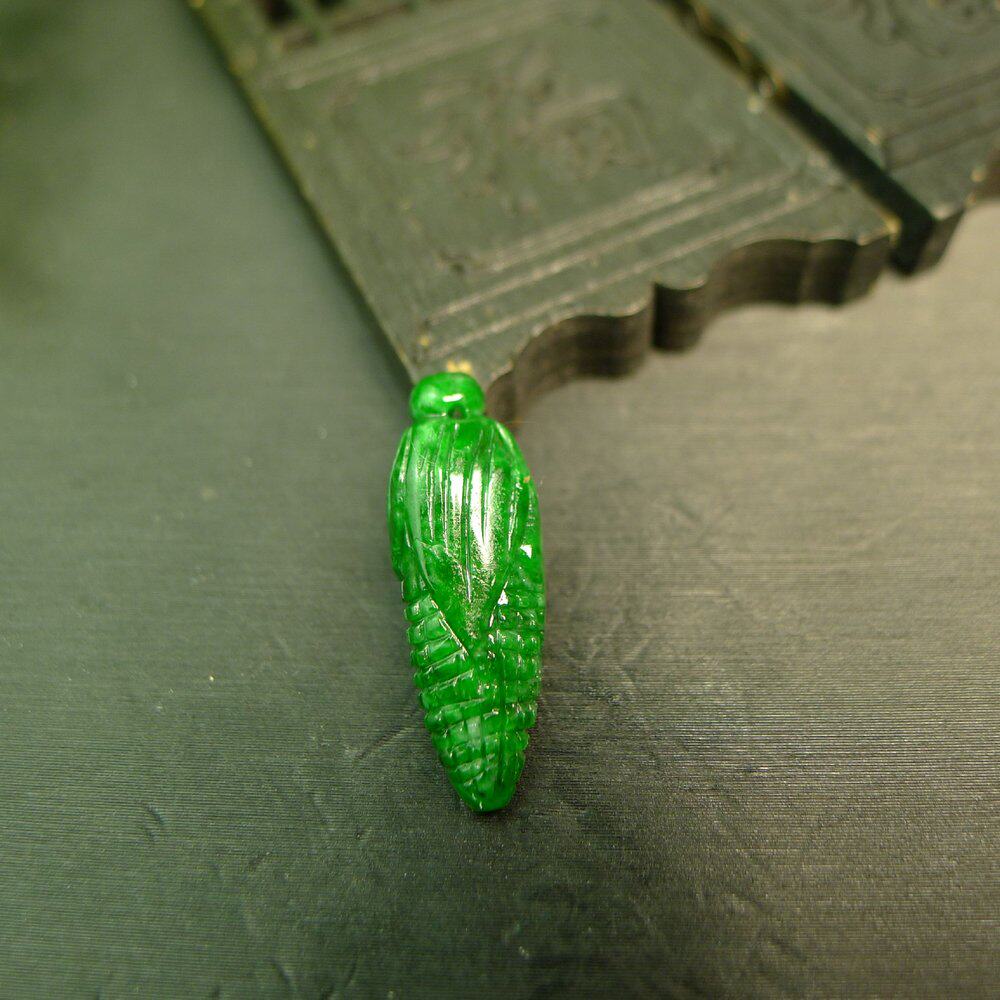辣绿天然A货翡翠玉米吊坠