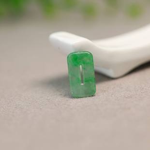 G601冰种飘辣绿缅甸天然A货翡翠方块糖福贝吊坠花片裸石