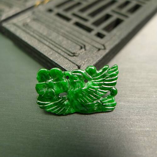 辣绿天然A货翡翠喜上眉梢花片