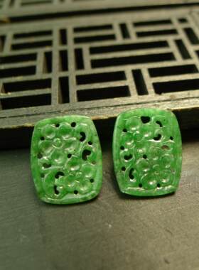 老翡翠镂空雕花方形戒面