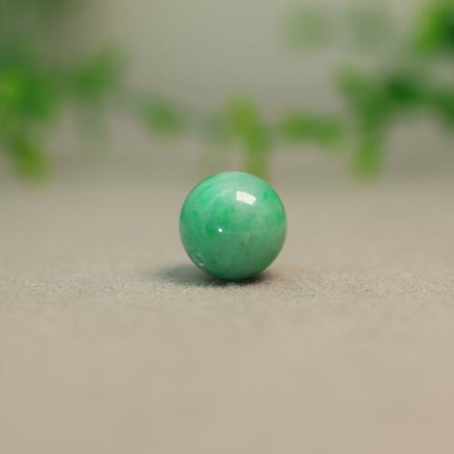阳绿缅甸天然A货翡翠珠子