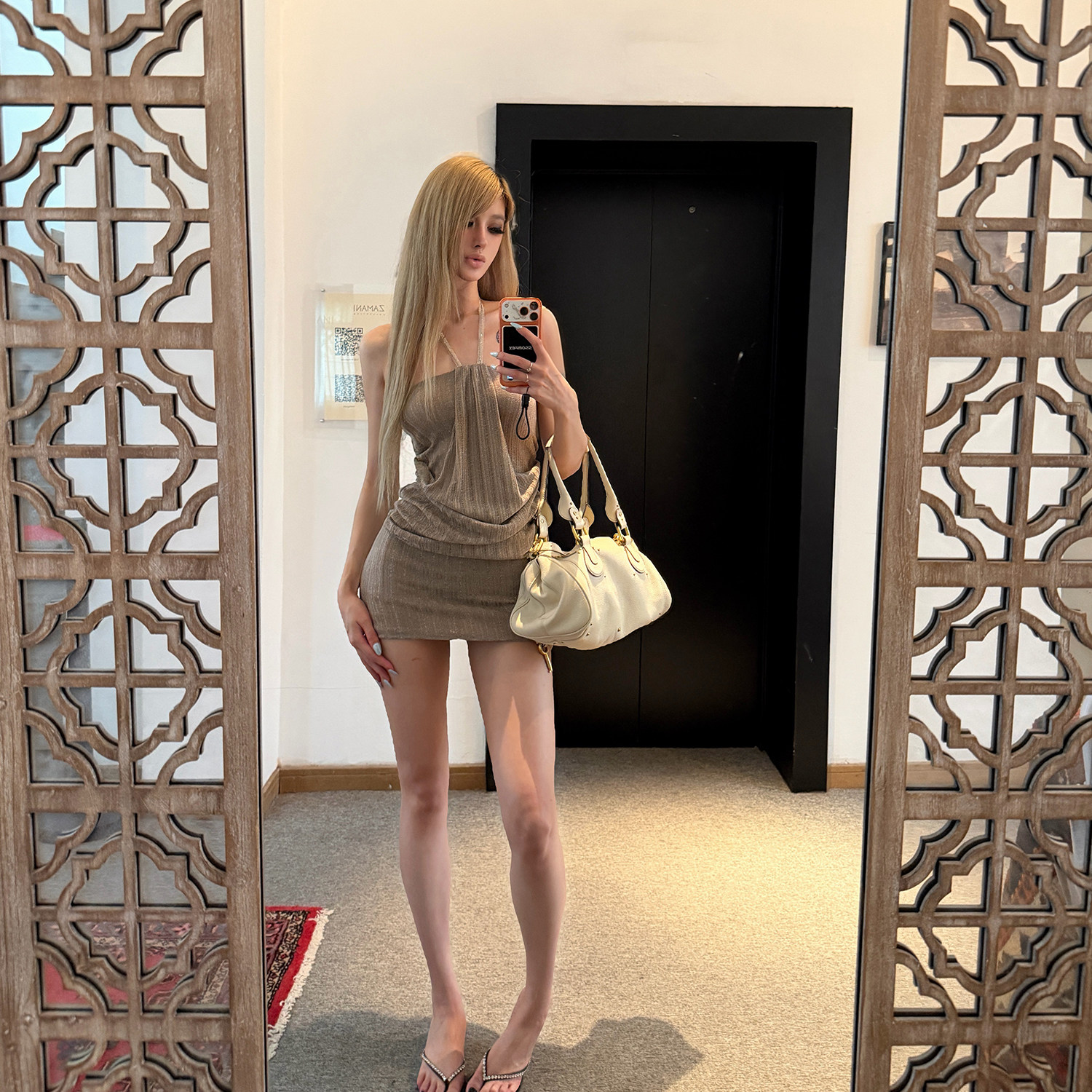 Withlynlyn大聋 气质金丝挂脖裙性感辣妹抹胸条纹遮肚子连衣裙女