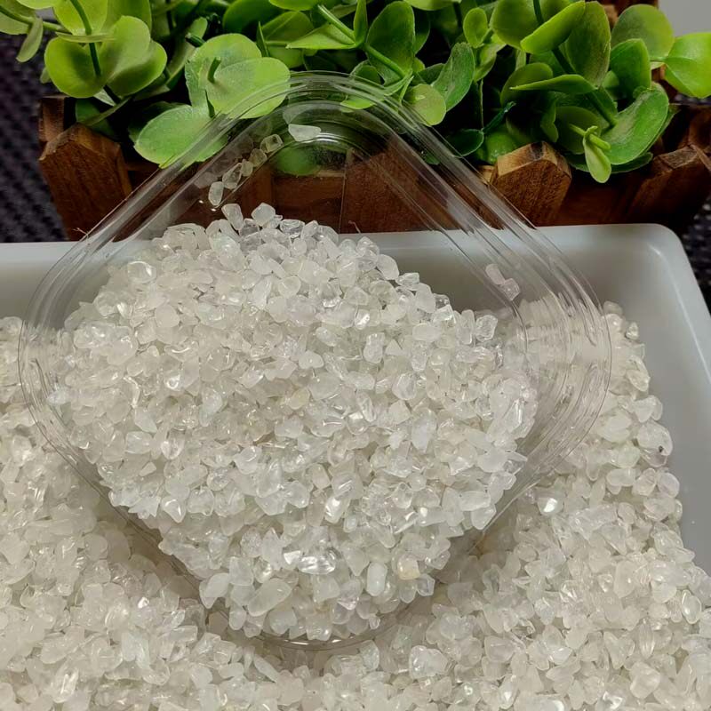 100G 가격 천연 화이트 크리스탈 자갈 장식품 화이트 크리스탈 즙이 많은 베어 스톤 광택 분재 수조 돌 정원