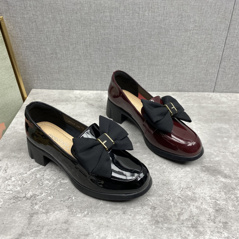 牛皮蝴蝶结甜美圆头粗中跟单鞋女