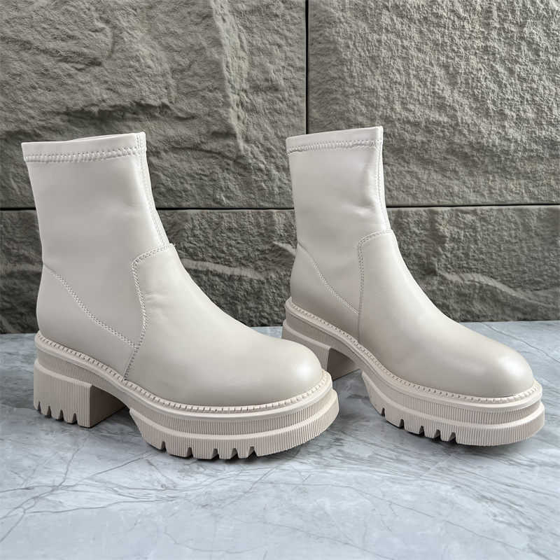 高跟厚底圆头马丁靴女