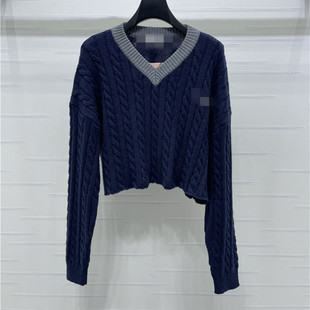 2025秋冬新款 毛衣 V领麻花刺绣字母亲肤柔软百搭针织衫