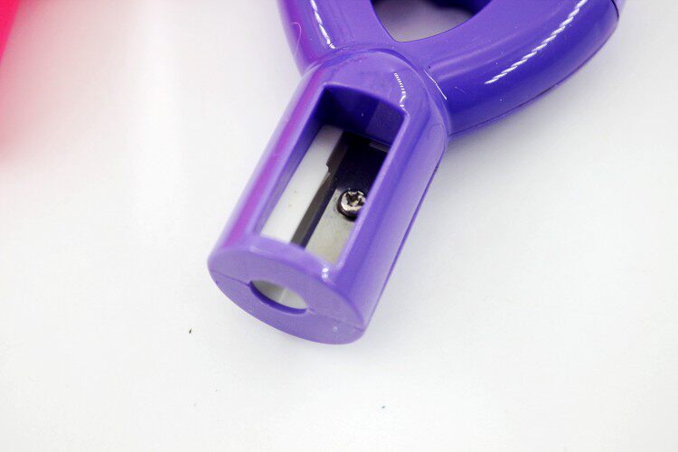 귀여운 모양 사랑 연필 깎이 + 지우개 어린이 문구 창조적 인 선물 상품 유치원 작은 선물 배치