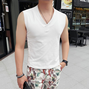 2626-P38无袖V领背心男士夏季新款时尚百搭休闲无袖T恤,男生夏季搭配衣服高中生图片
