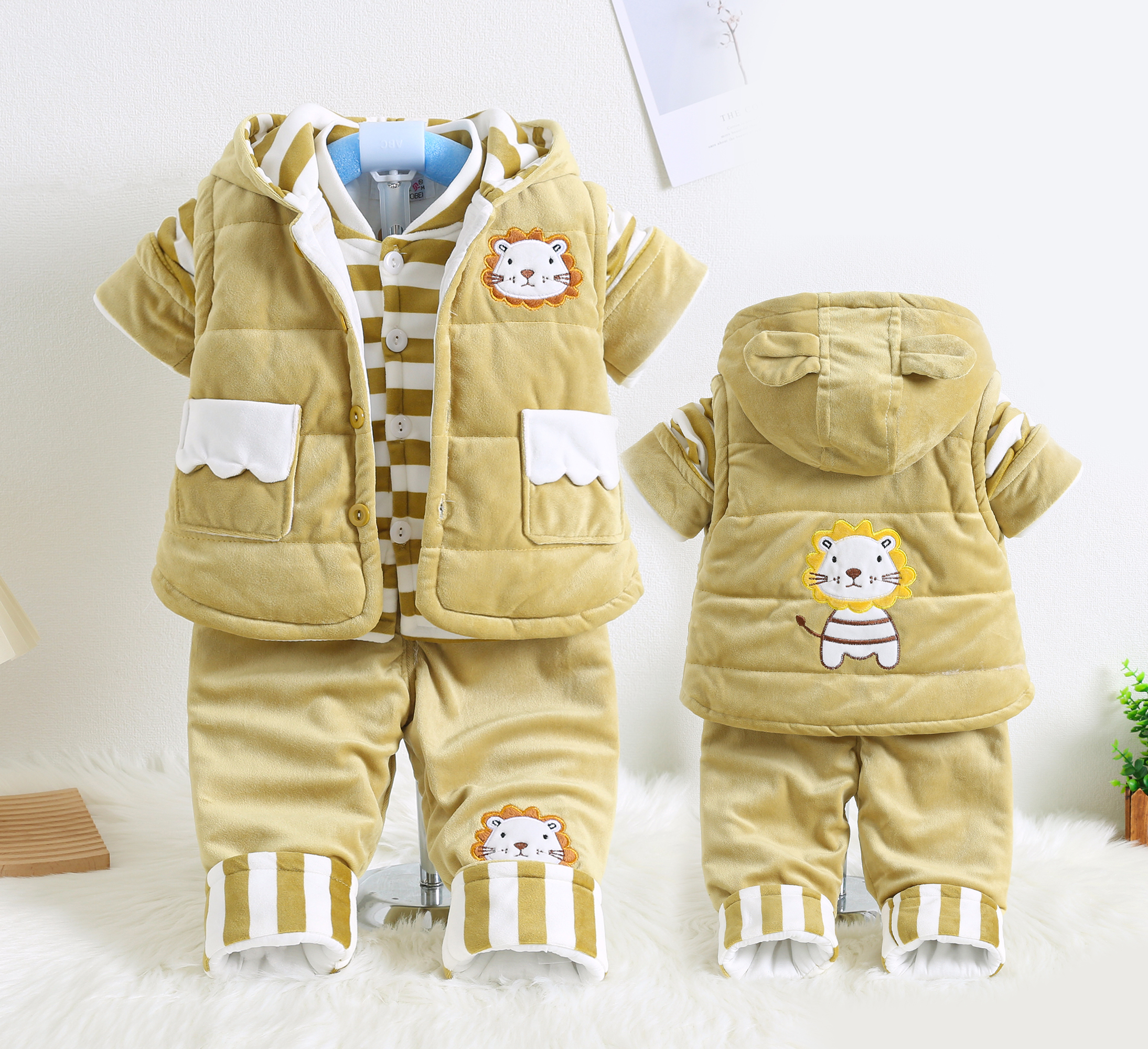 婴儿衣服秋冬新款男女宝宝棉衣加厚0 1 2岁新生儿外穿马甲三件套