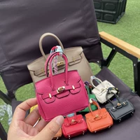 Роза красная