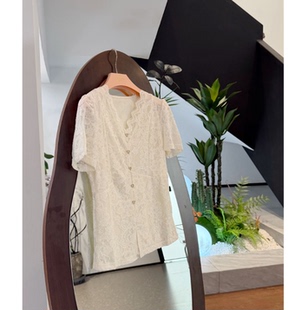 花信暖阳 2026新款 春季 蕾丝勾花衬衫 洋气花边衬衣8036 时尚