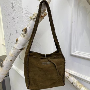 YURINA AOKI 25 SS 麂皮复古包包女斜跨百搭大容量手工编织斜挎包