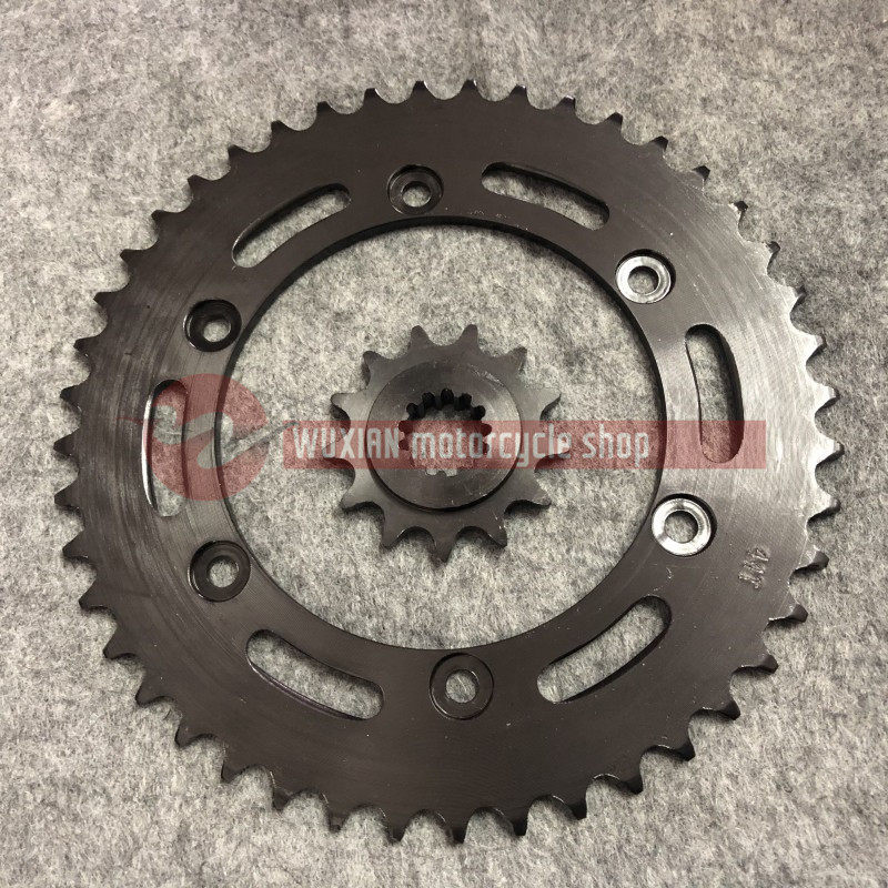 适用本田CBR250/MC22期/小黄蜂CB250链盘齿轮前后牙盘大小飞链轮