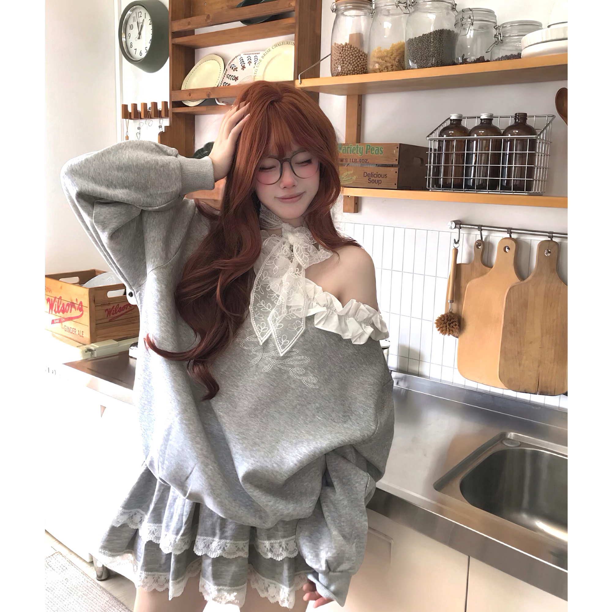 土豆猫蕾丝花边甜美露肩卫衣宽松