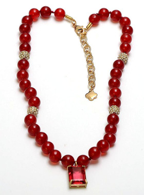 红色玛瑙串珠方形水晶吊坠项链