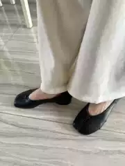 [Top Version] Tabi Split-Toe Shoes, Pleated Sheepskin, Horseshoe Pig's Trotters Style, 3cm Mid-Heel Ballet Pumps, Shallow Mouth, Chunky Heel Women's Shoes