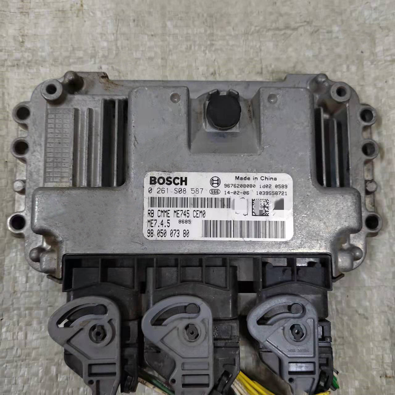 标志世嘉发动机电脑板0261S08587