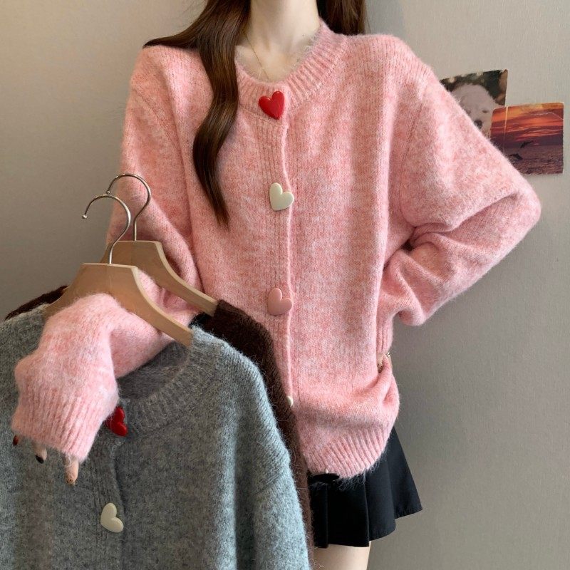 大码女装2025秋冬新款胖MM圆领彩色爱心扣正肩长袖开衫上衣毛衣潮,女装/女士精品,大码内搭,淘宝优惠券,粉丝福利购,淘宝优惠卷