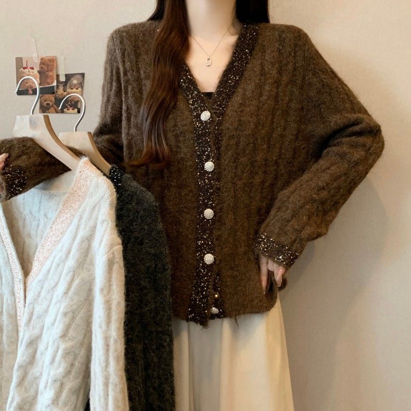 大码女装2025秋冬新款法式气质V领小香风正肩长袖开衫外套毛衣潮,女装/女士精品,大码内搭,淘宝优惠券,粉丝福利购,淘宝优惠卷