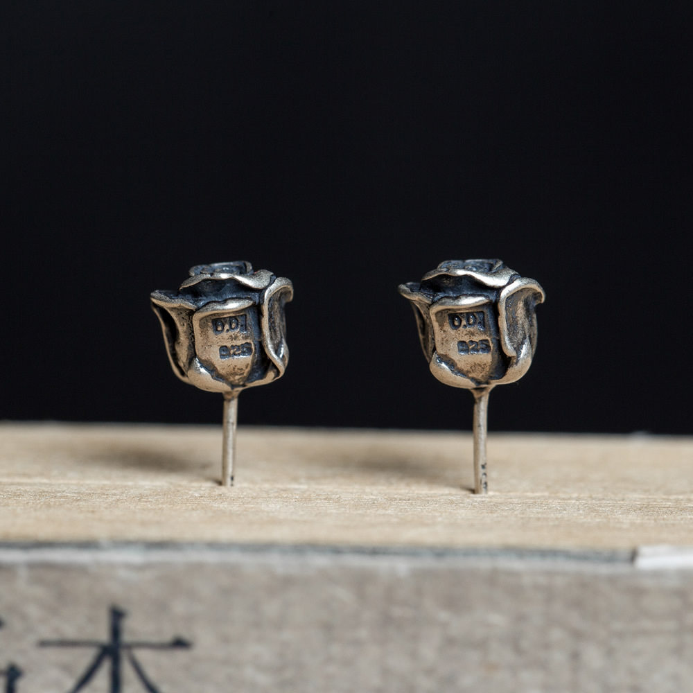 新品死亡玫瑰S925纯银耳钉欧美男复古骷髅简约耳环情侣饰品日韩女