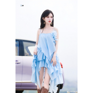 孟子义同款蓝色花朵吊带连衣裙轻奢气质荷叶边不规则露背度假裙子