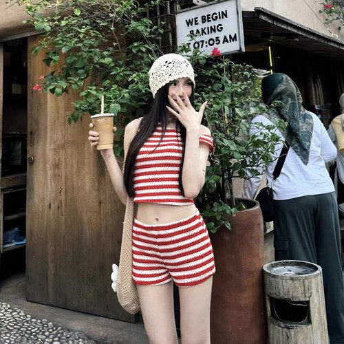 LQV辣妹风条纹分体泳衣套装