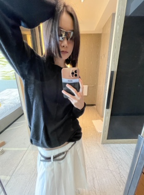 【22FW】原创miu秀场时髦穿搭技能get精致到细节的miu女孩适用于iPhone17promax手机壳