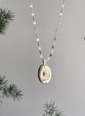 小王子的玫瑰花银色椭圆吊坠项链