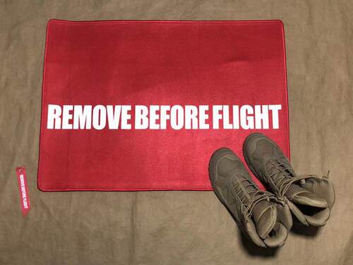 美利坚洋行独家飞行前拆除迎宾毯 REMOVE BEFORE FLIGHT地垫