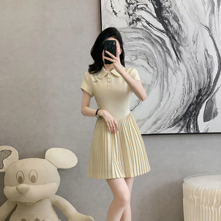 小香风纯色拼接百褶连衣裙2025夏季新款娃娃领遮肚时尚气质连衣裙