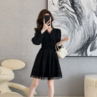 淑女风蕾丝花边连衣裙女早春装新款长袖V领收腰高级感小个子裙子