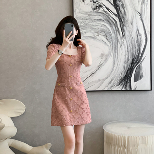 2026夏季新款名媛小香风立体玫瑰蕾丝轻奢连衣裙小个子减龄短裙子