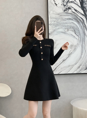 黑色针织连衣裙女秋冬季新款高级感复古气质修身显瘦内搭打底裙子