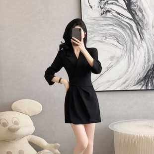 黑色长袖西装连衣裙女秋装新款女神范短款西服裙子收腰气质小黑裙