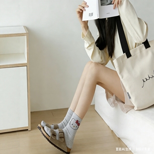 潮流纯色日系中筒棉袜带钻KITTY