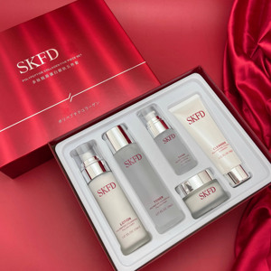 旗舰店官方精华液保湿补水滋润爽肤水面部水乳面霜抗皱抗衰老套装