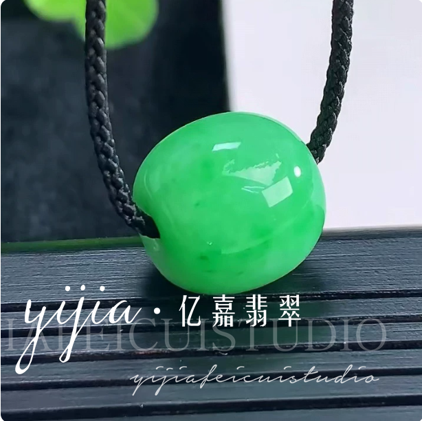 缅甸翡翠阳绿色路路通吊坠满色辣绿转运珠男女款桶珠玉石挂件玉器