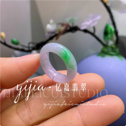 春彩阳绿色戒圈紫绿玉石指环戒指