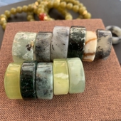 水墨青提501花玉桂花一物一图 F26天然岫玉指男女款 全品窄条