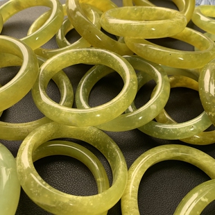 【马年】f67天然岫玉冰底暴风雪黄金玉苹果绿手镯一物一图